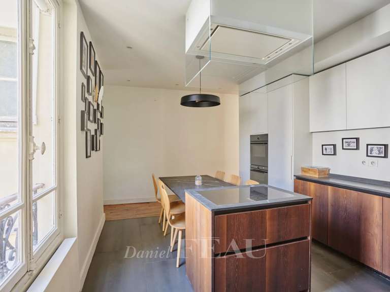 Appartement Paris 1er - 2 chambres - 86m²