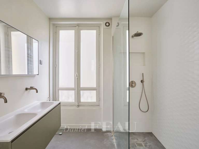 Appartement Paris 1er - 2 chambres - 86m²