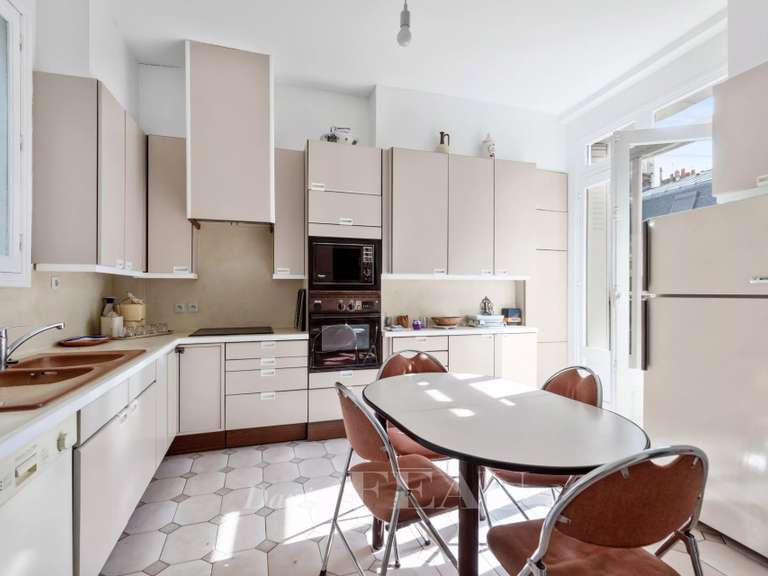 Appartement Paris 8e - 4 chambres - 146m²