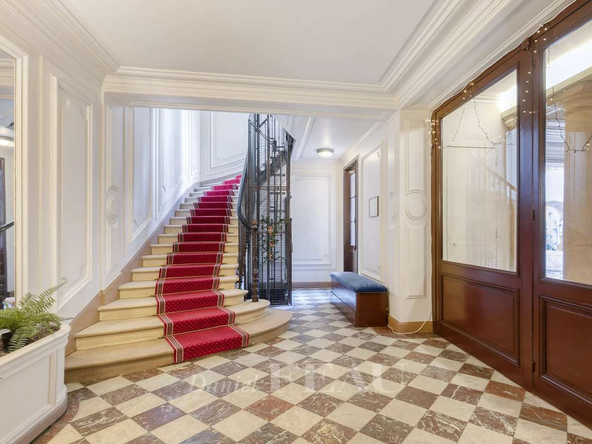 Apartment Paris 8e