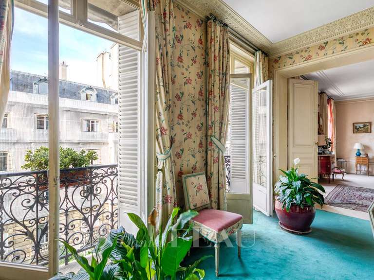 Appartement Paris 8e - 4 chambres - 234m²