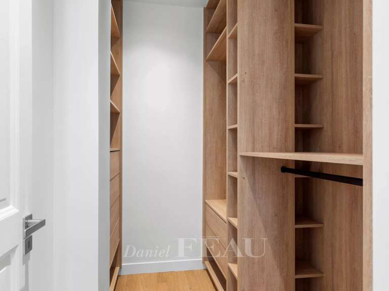 Appartement Paris 8e - 3 chambres - 157m²