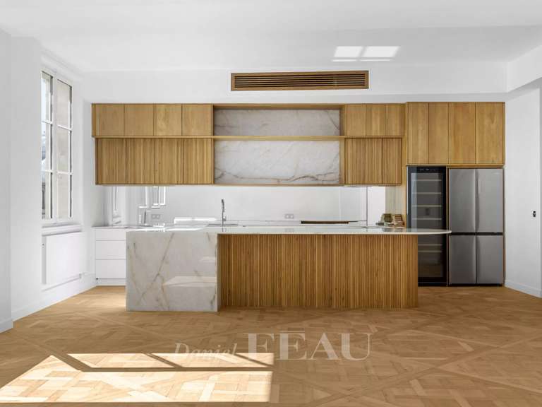 Appartement Paris 8e - 3 chambres - 157m²