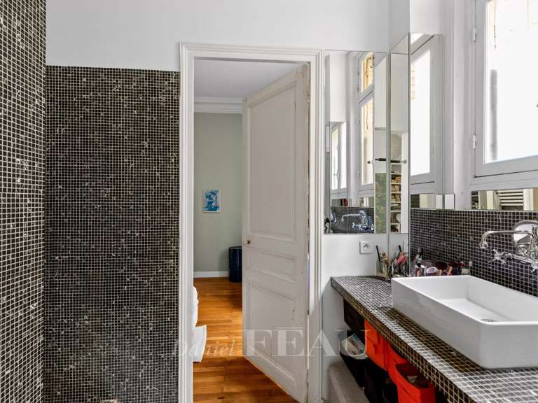 Appartement Paris 8e - 3 chambres - 190m²