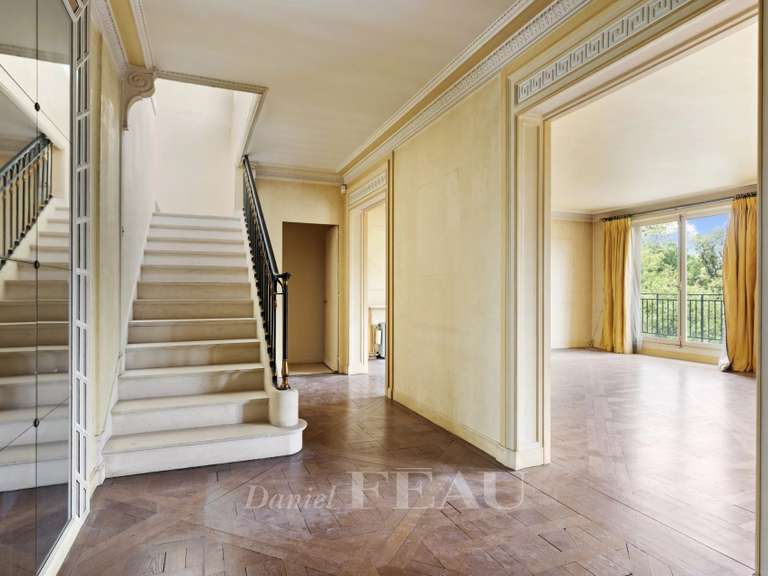 Appartement Paris 8e - 3 chambres - 252m²