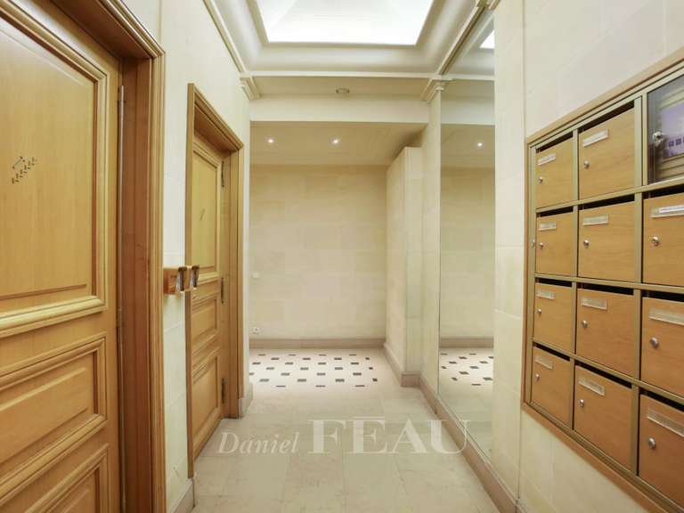 Appartement Paris 8e - 1 chambre - 64m²