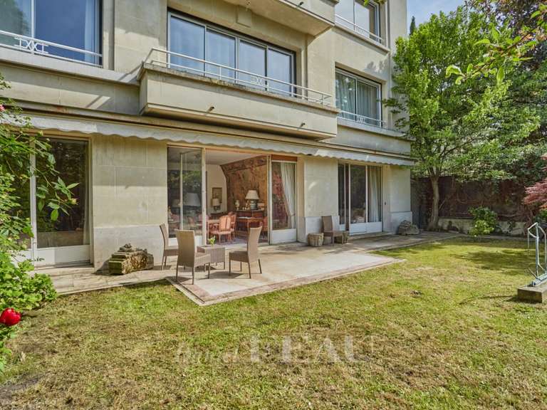 Appartement Paris 16e - 3 chambres - 123m²