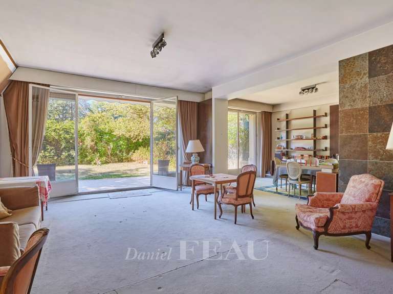Appartement Paris 16e - 2 chambres - 123m²