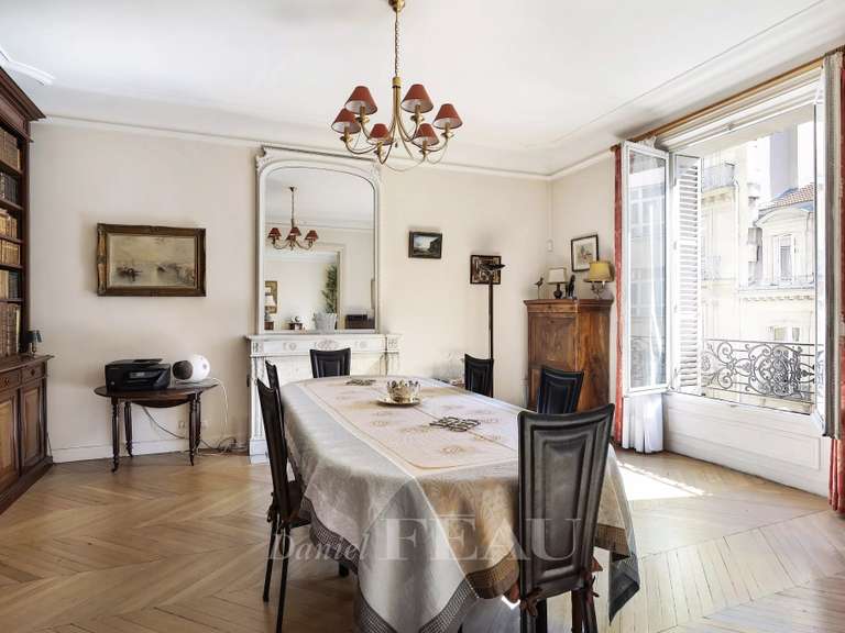 Appartement Paris 8e - 5 chambres - 216m²