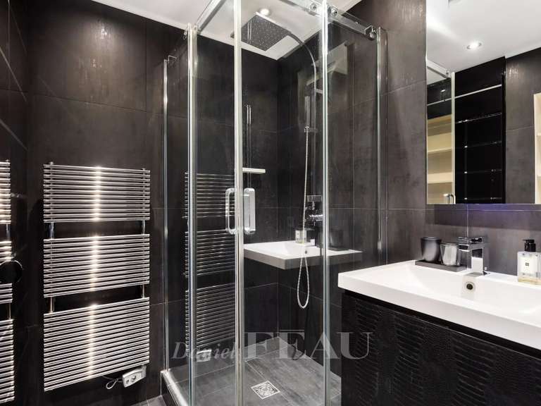 Appartement Paris 8e - 2 chambres - 84m²