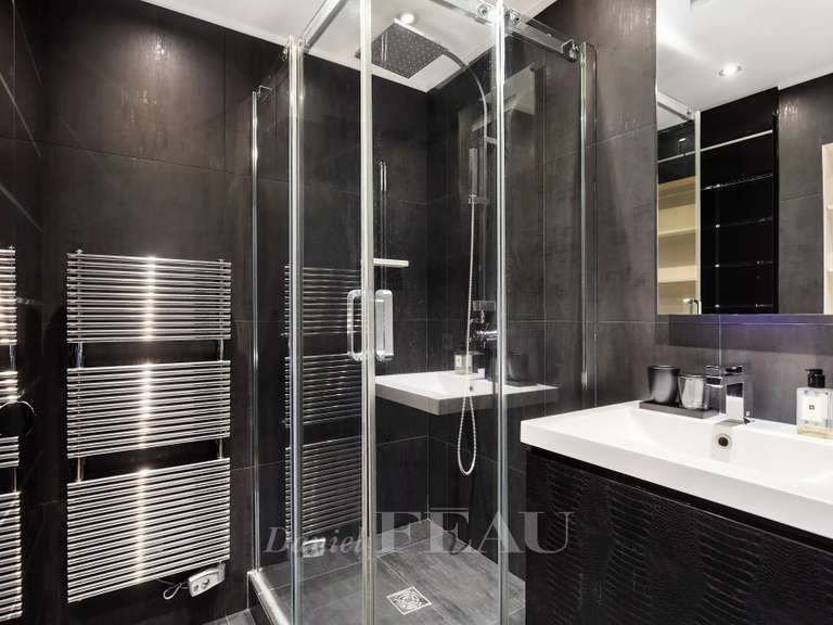 Appartement Paris 8e - 2 chambres - 84m²