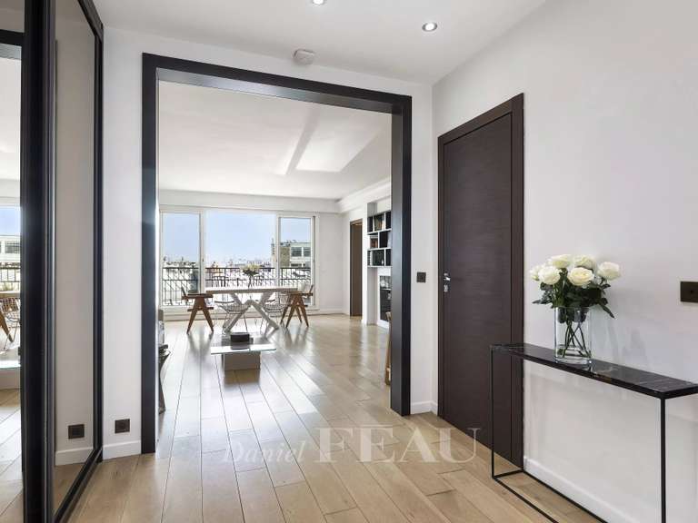 Appartement Paris 8e - 2 chambres - 84m²