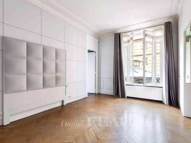 Appartement Paris 8e - 3 chambres - 187m²