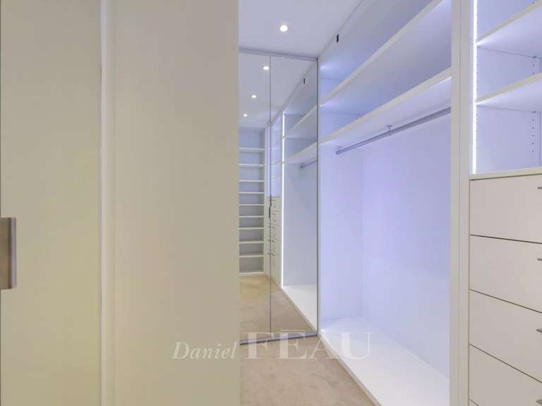 Appartement Paris 8e - 3 chambres - 187m²