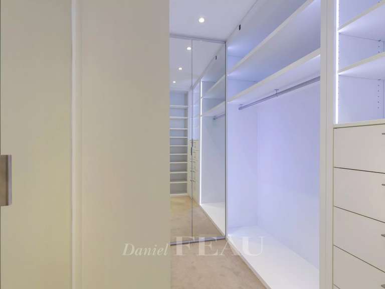Appartement Paris 8e - 3 chambres - 187m²