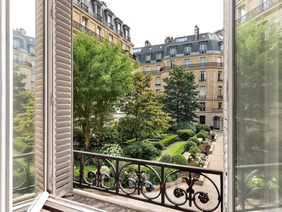 Apartment Paris 8e