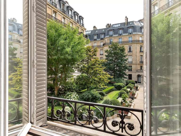 Appartement Paris 8e - 3 chambres - 187m²