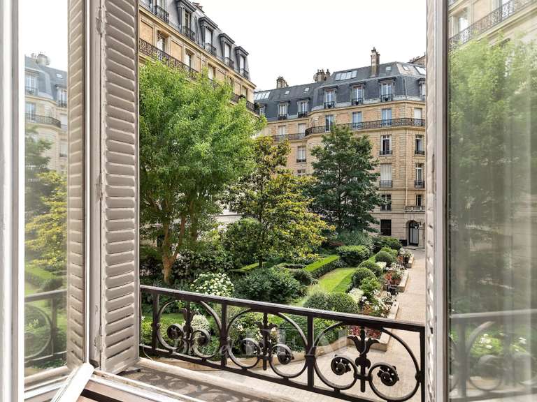 Appartement Paris 8e - 3 chambres - 187m²