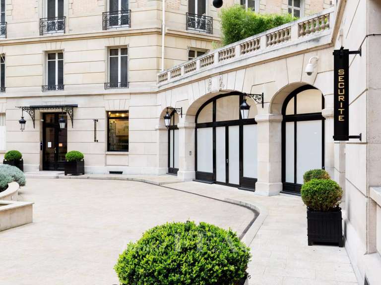 Appartement Paris 8e - 3 chambres - 187m²