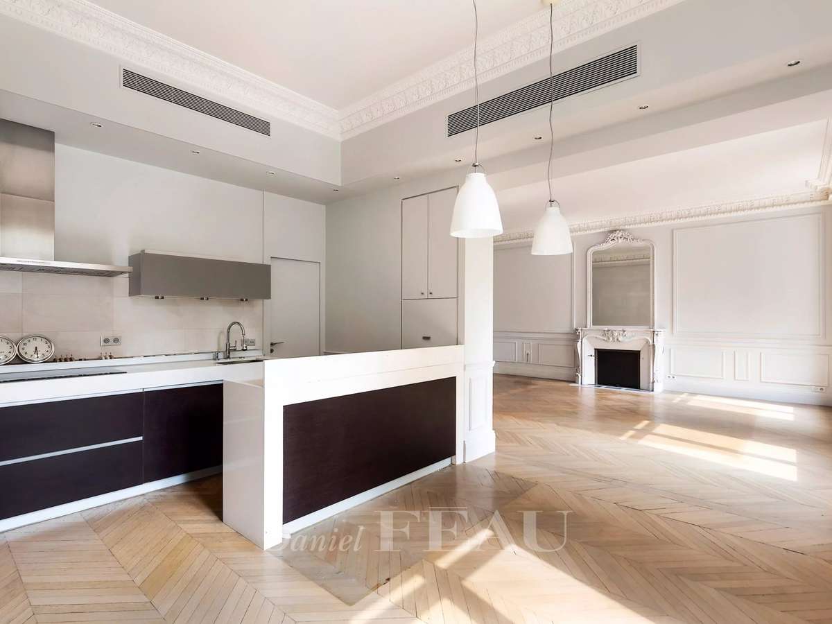 Apartment Paris 8e