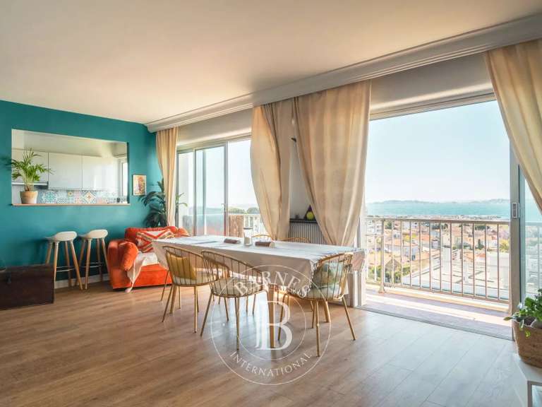 Appartement Marseille 8e - 3 chambres - 154m²