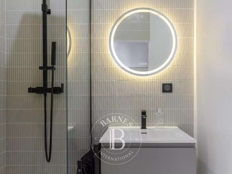 Appartement Marseille 8e - 2 chambres - 87m²