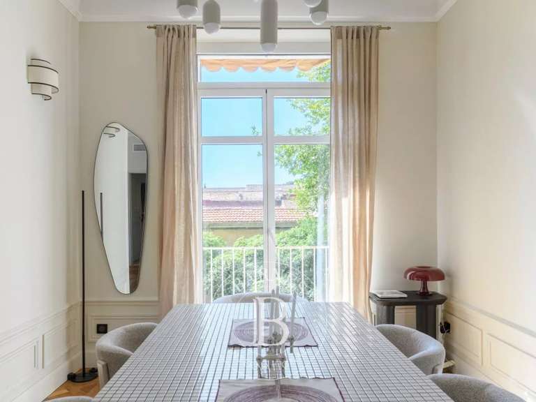Appartement Marseille 8e - 2 chambres - 87m²