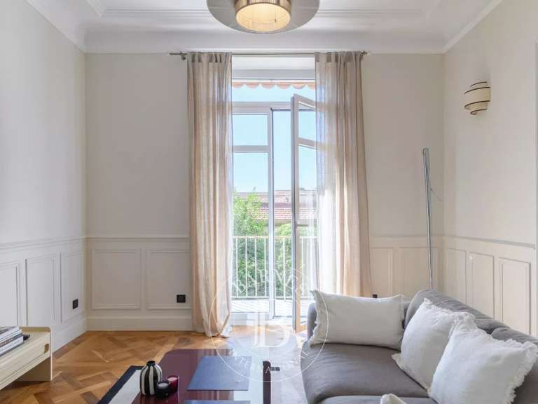 Appartement Marseille 8e - 2 chambres - 87m²