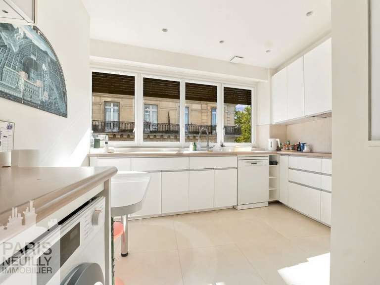 Appartement Paris 16e - 3 chambres - 142m²