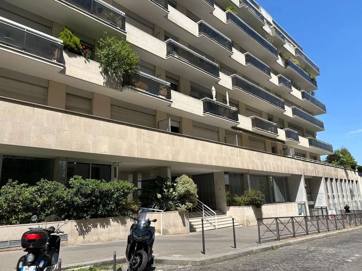 Apartment Paris 16e