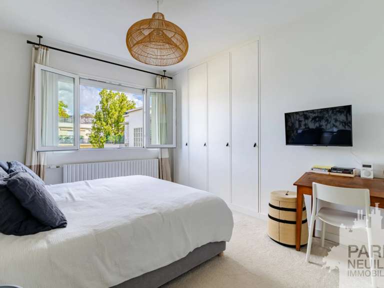 Apartment Neuilly-sur-Seine - 3 bedrooms - 107m²