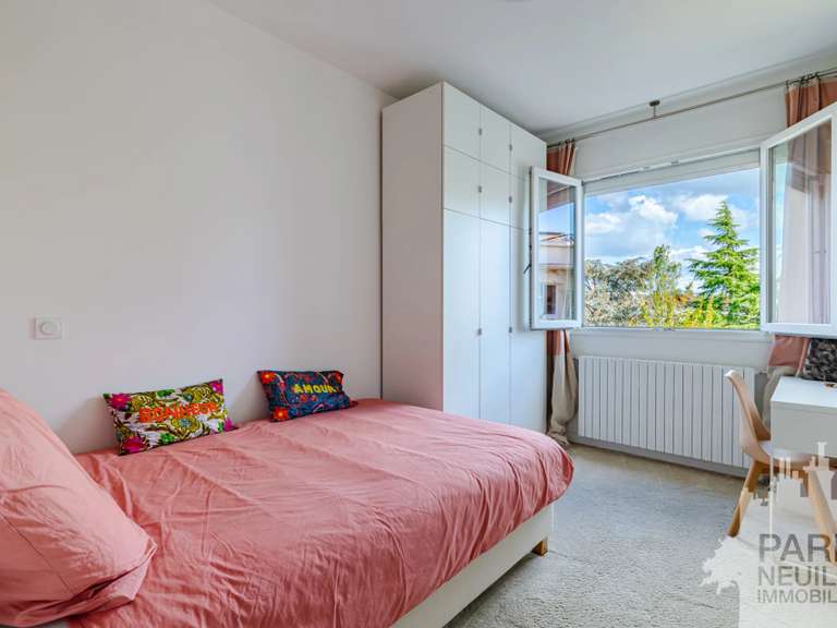 Apartment Neuilly-sur-Seine - 3 bedrooms - 107m²