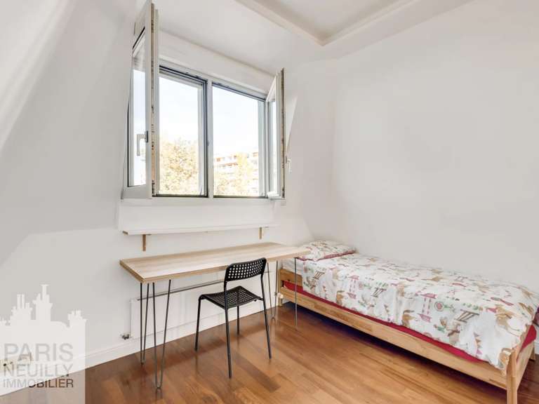 Apartment Neuilly-sur-Seine - 4 bedrooms - 127m²