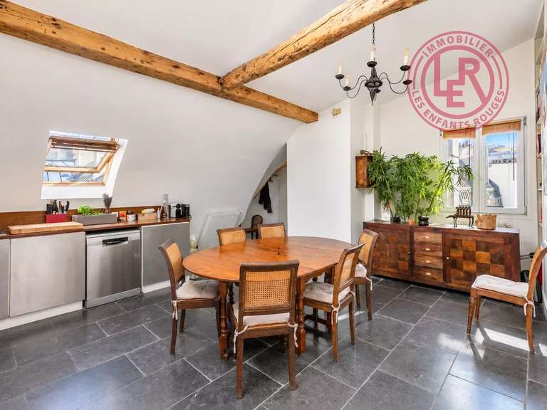 Appartement Paris 3e - 2 chambres - 90m²