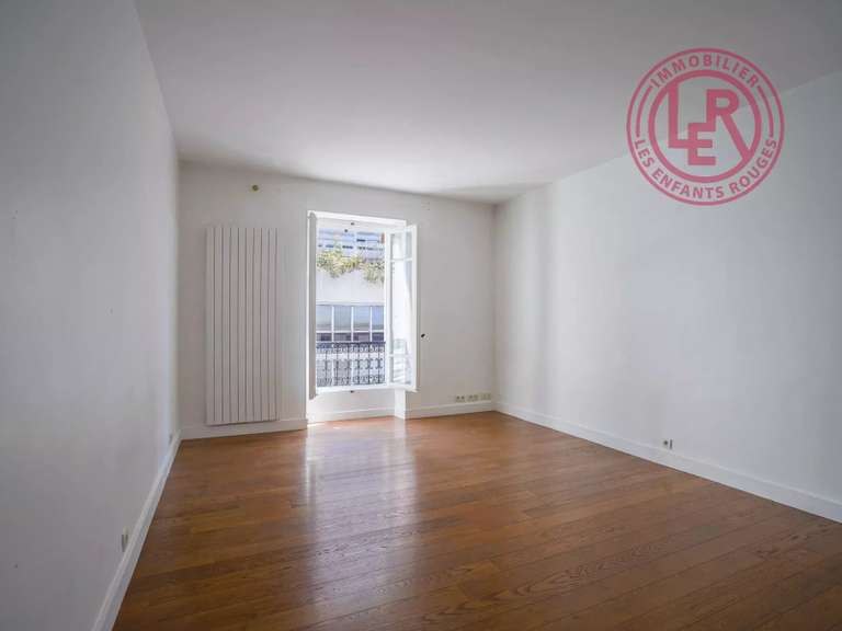 Apartment Paris 11e - 5 bedrooms - 130m²