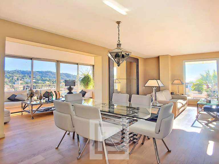 Appartement Le Cannet - 3 chambres - 143m²