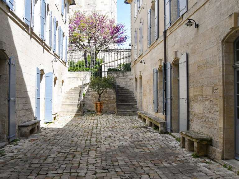 Appartement Uzès - 1 chambre - 76m²