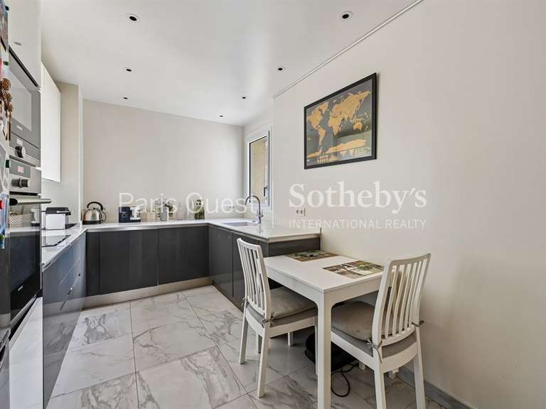 Apartment Neuilly-sur-Seine - 3 bedrooms - 110m²