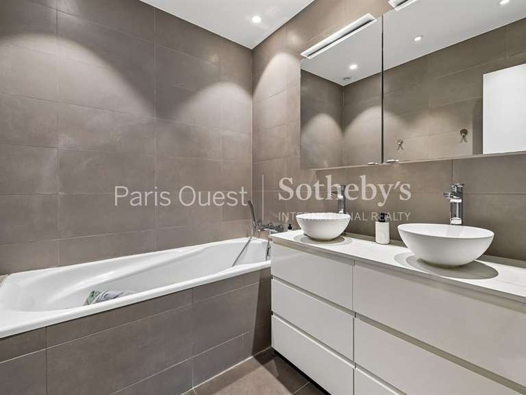 Apartment Neuilly-sur-Seine - 3 bedrooms - 110m²