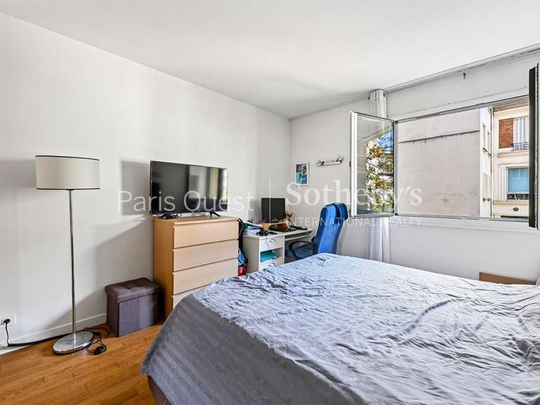 Apartment Neuilly-sur-Seine - 3 bedrooms - 110m²