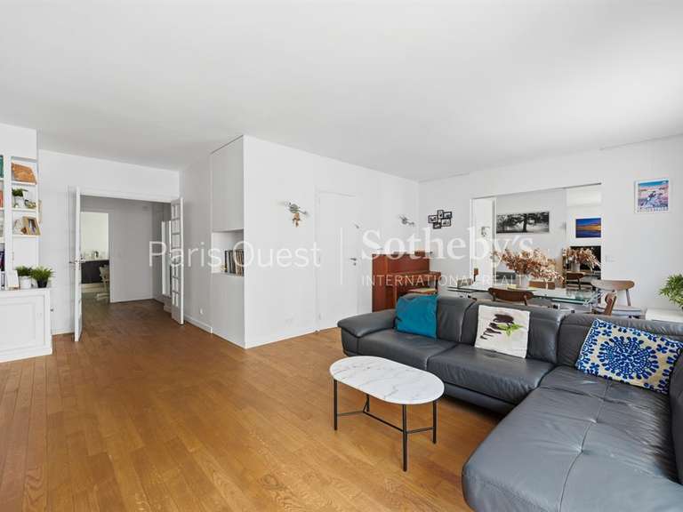 Apartment Neuilly-sur-Seine - 3 bedrooms - 110m²