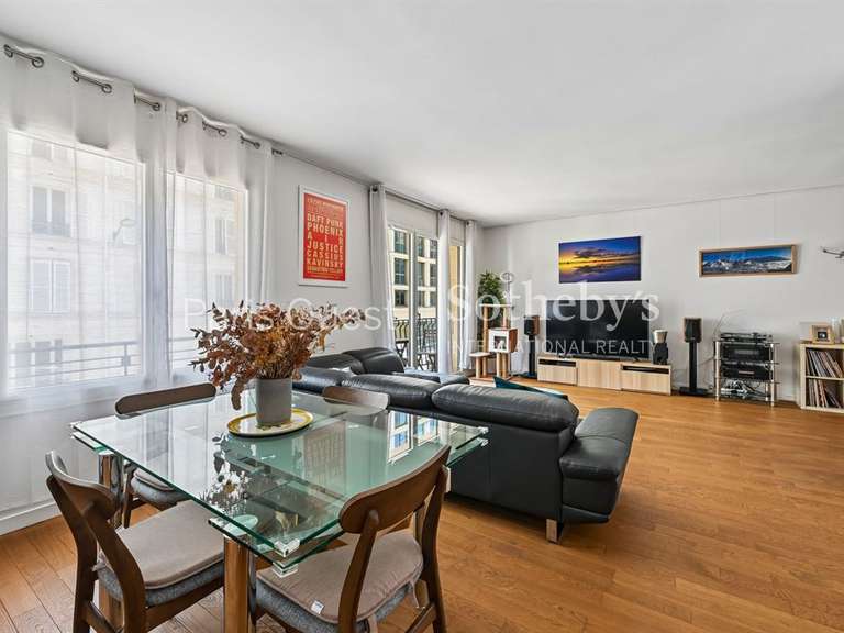 Apartment Neuilly-sur-Seine - 3 bedrooms - 110m²