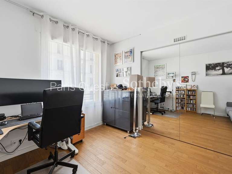 Apartment Neuilly-sur-Seine - 3 bedrooms - 110m²