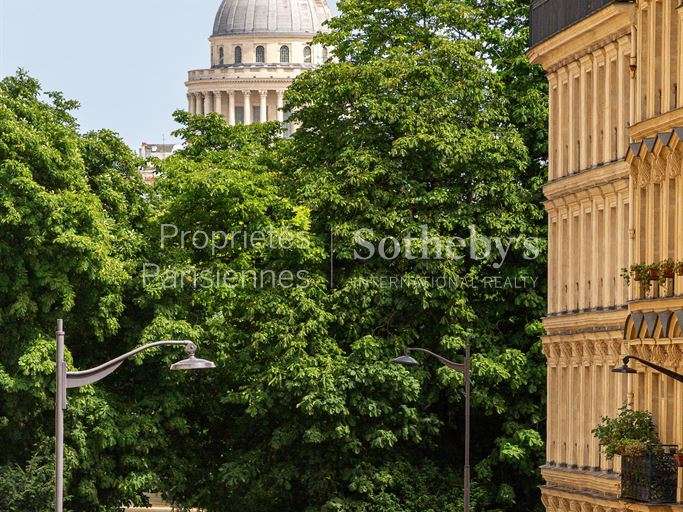 Appartement Paris 6e - 3 chambres - 145m²