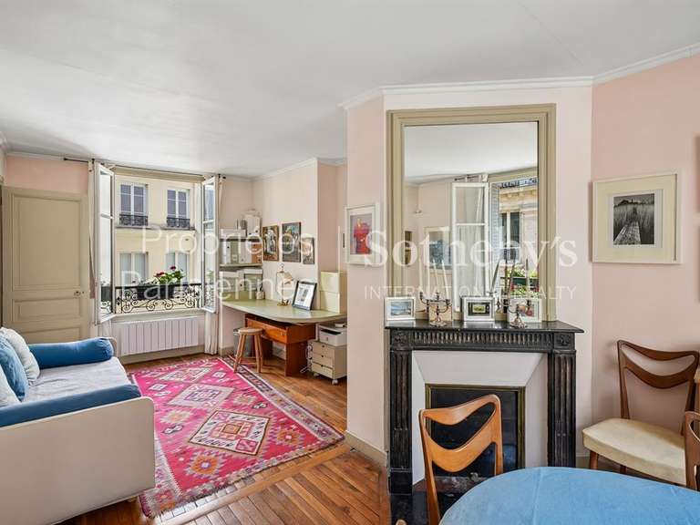 Appartement Paris 1er - 1 chambre - 66m²