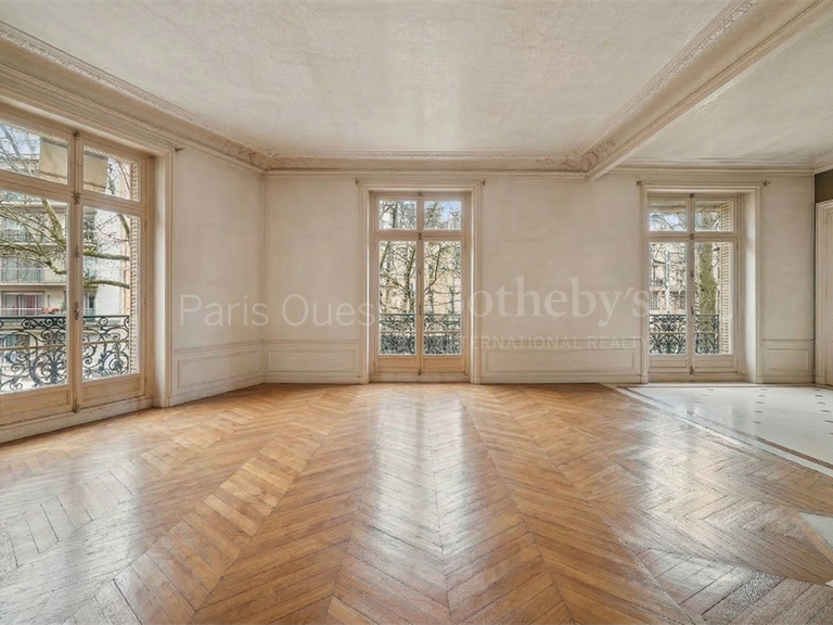 Apartment Paris 16e - 3 bedrooms - 240m²