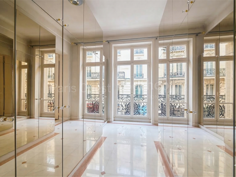 Apartment Paris 16e - 3 bedrooms - 240m²