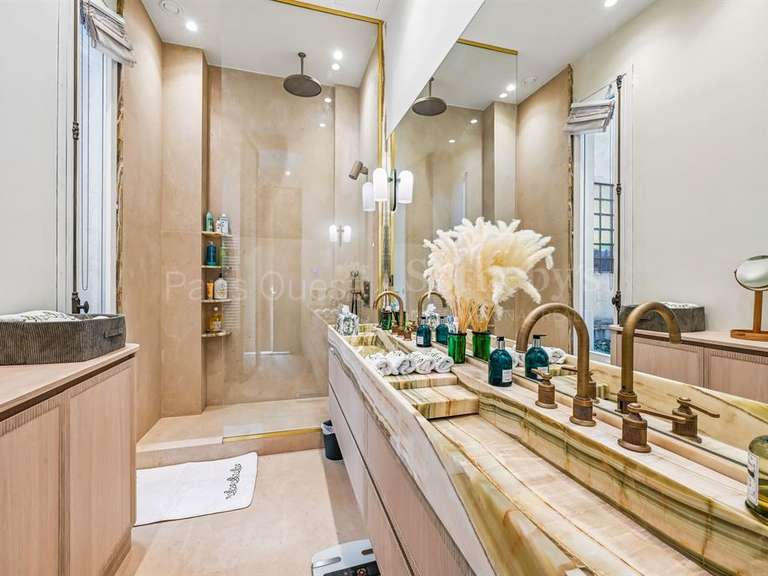 Appartement Paris - 2 chambres - 166m²