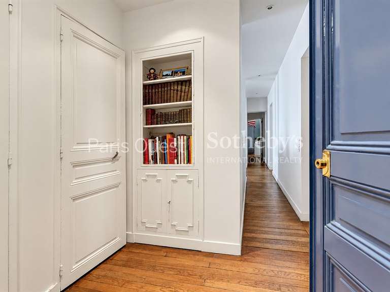 Appartement Paris 16e - 4 chambres - 129m²