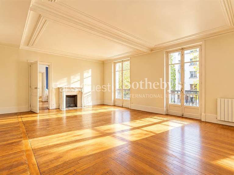 Appartement Paris 16e - 4 chambres - 129m²